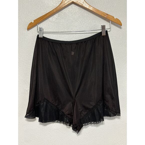 VTG 60s Vanity Fair Satin Pleated Ruffle Trendy Shorts Loungewear M Fall Winter - Picture 1 of 14
